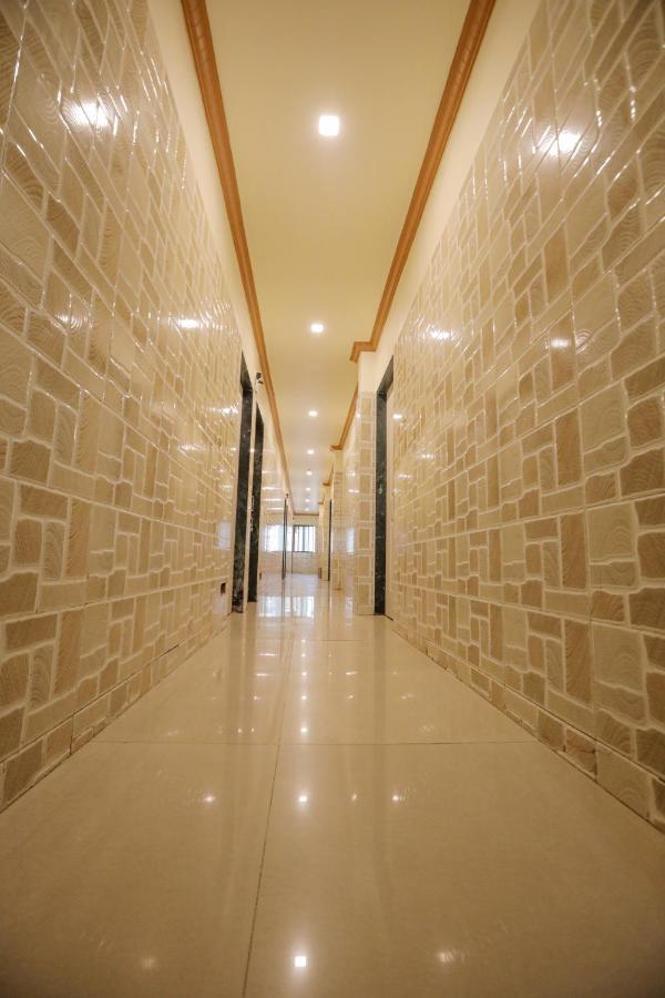 Hotel Sai Niwas Lonavala Exteriör bild