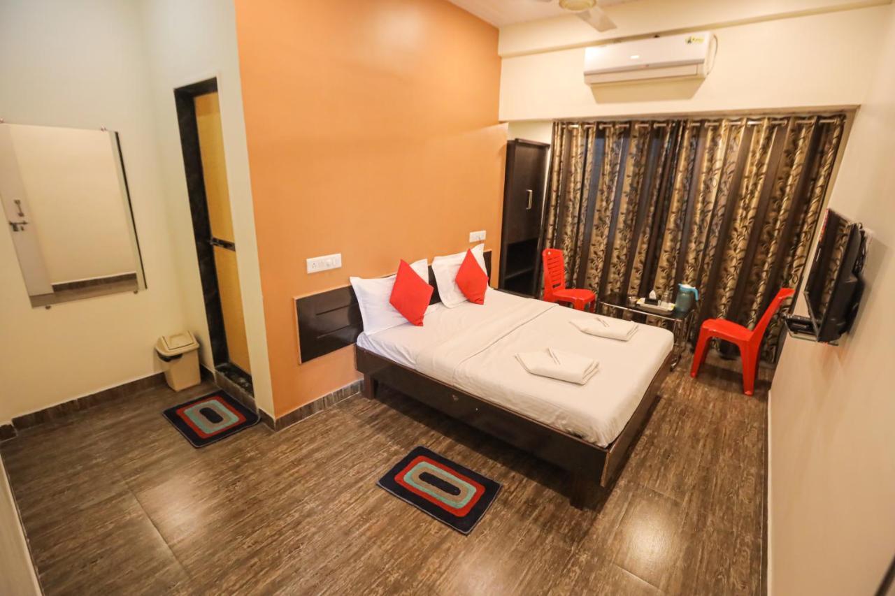 Hotel Sai Niwas Lonavala Exteriör bild