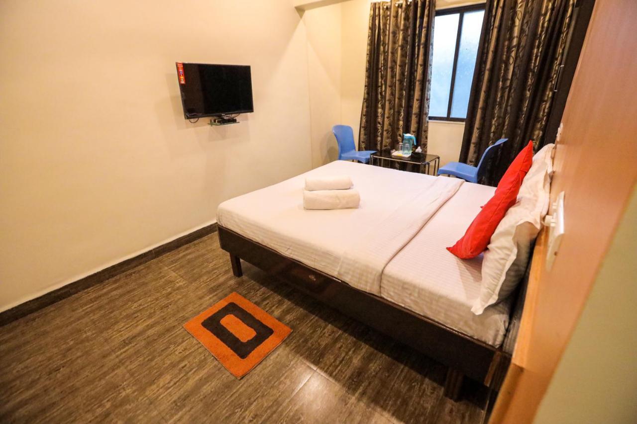 Hotel Sai Niwas Lonavala Exteriör bild
