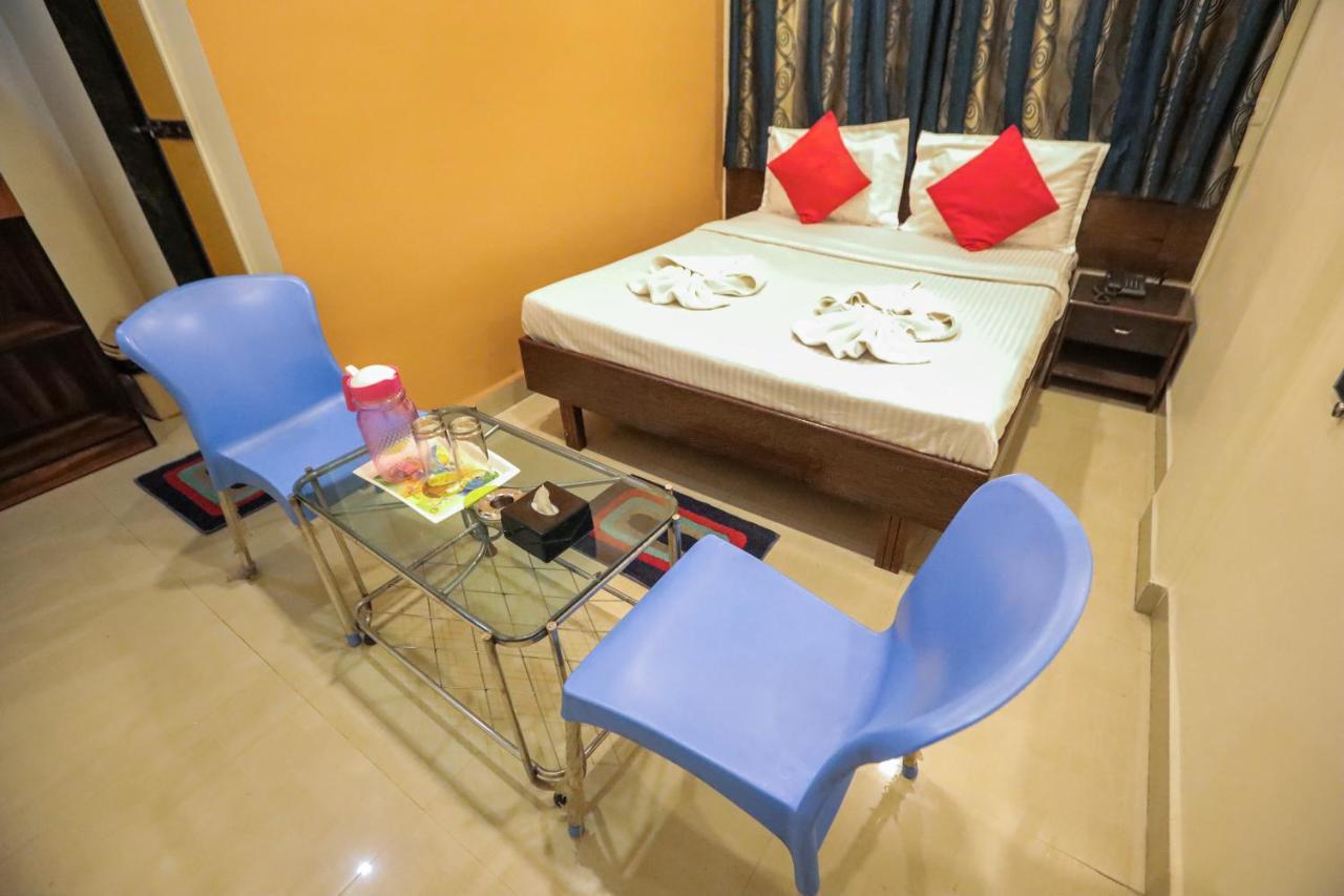 Hotel Sai Niwas Lonavala Exteriör bild